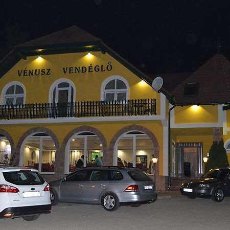 Venusz Panzio Es Vendeglo Bed & Breakfast Bagod Eksteriør bilde