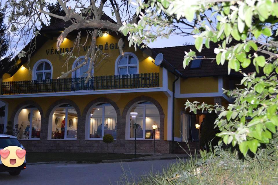 Venusz Panzio Es Vendeglo Bed & Breakfast Bagod Eksteriør bilde